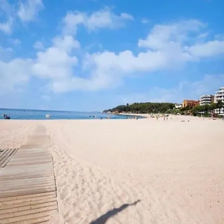 Seahomes Vacations - Acacias Beach&chic Apartment Lloret de Mar